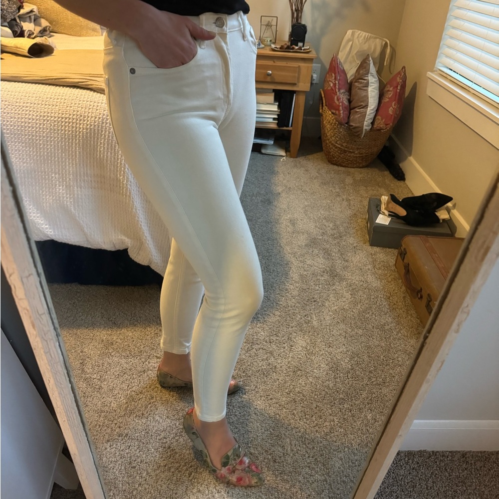 White ankle jeans